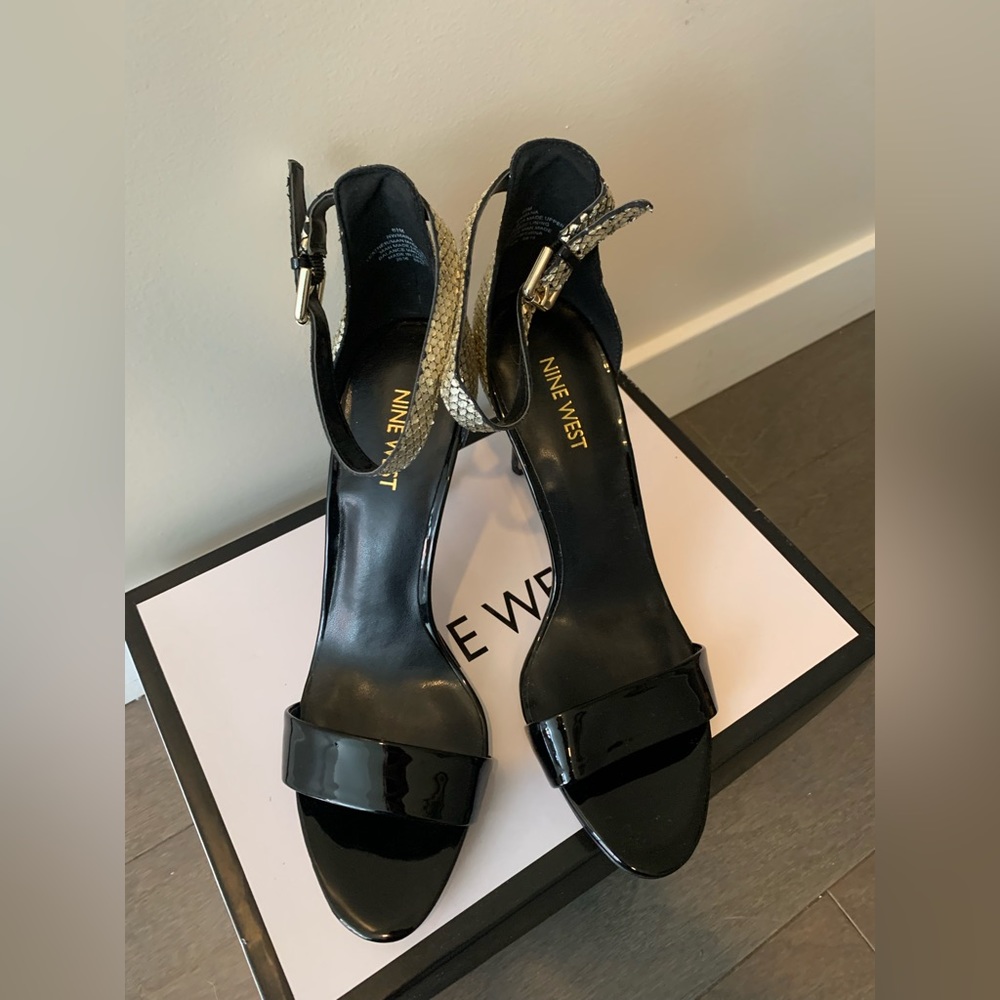 Nine West Black and Gold Stiletto heels. 8.5 New- never worn. - Picture 3 of 4